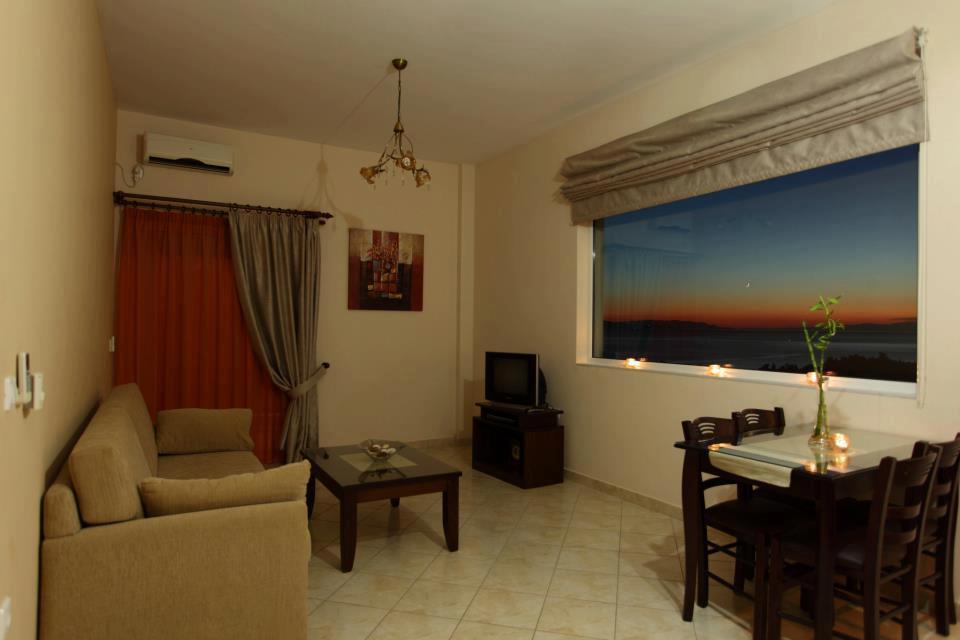 Pantheon Hotel & Suites Nerotrivia Ruang foto